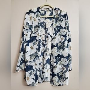 Peach Love California Floral Kimono Size Small .